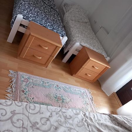 Tri Sesira Ljubovija Hotell Eksteriør bilde