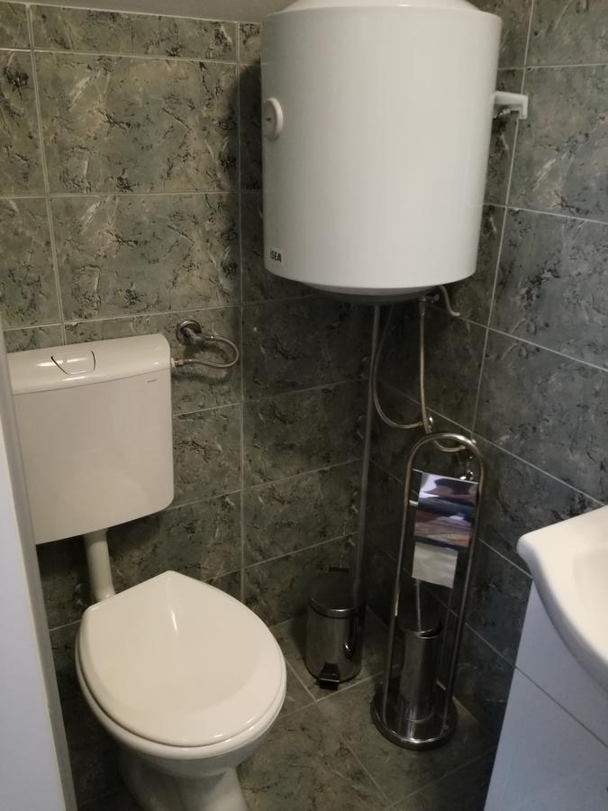 Tri Sesira Ljubovija Hotell Eksteriør bilde
