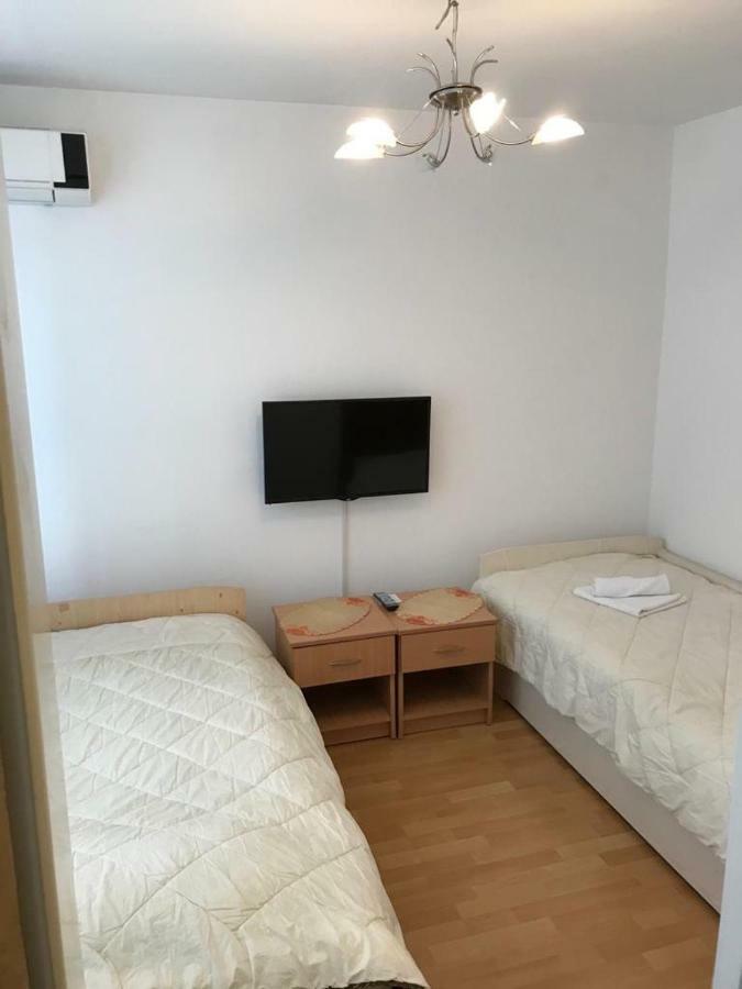 Tri Sesira Ljubovija Hotell Eksteriør bilde