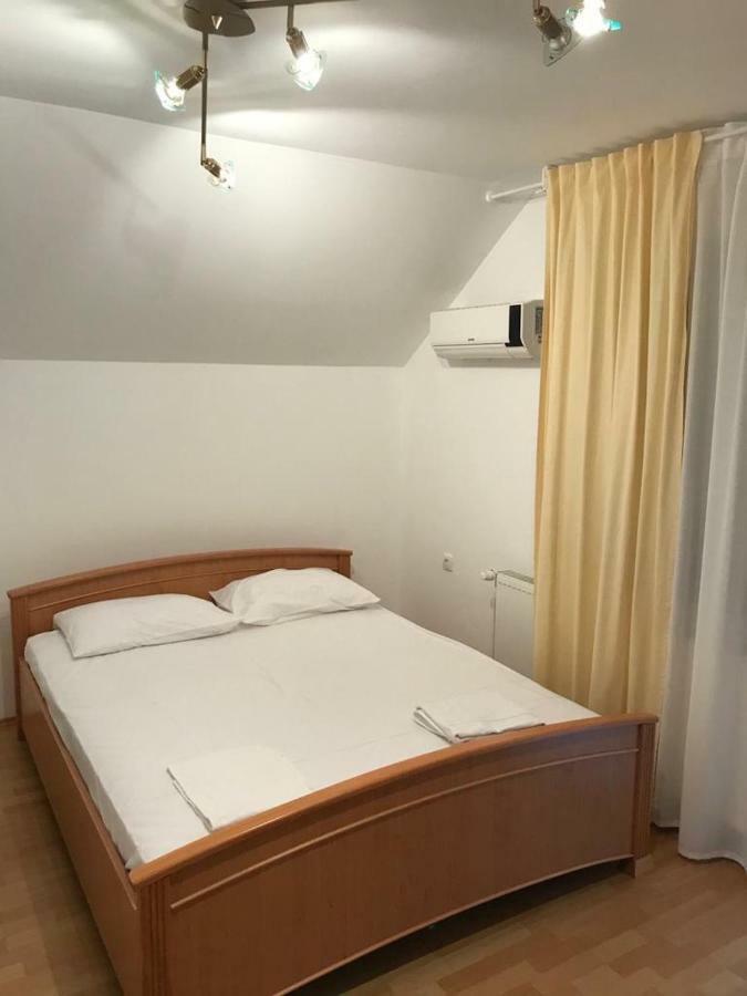 Tri Sesira Ljubovija Hotell Eksteriør bilde