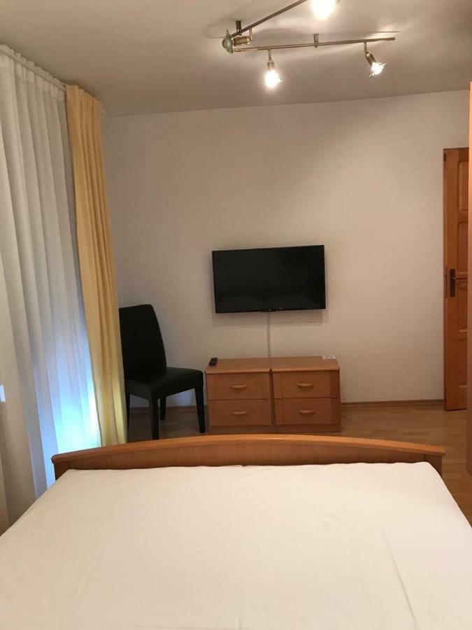 Tri Sesira Ljubovija Hotell Eksteriør bilde