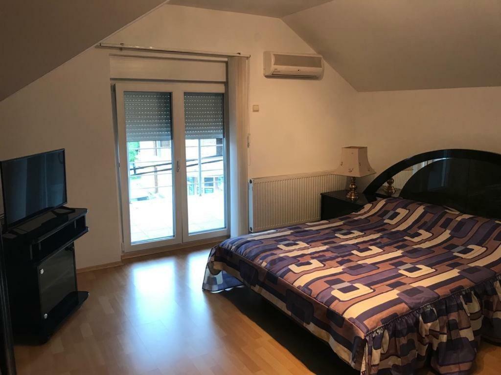 Tri Sesira Ljubovija Hotell Eksteriør bilde