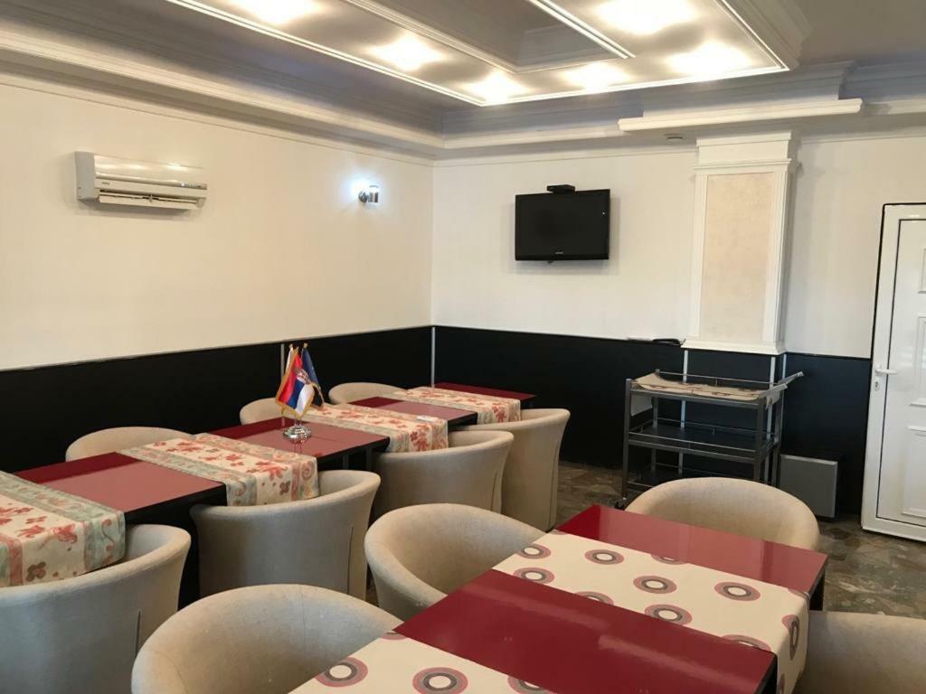 Tri Sesira Ljubovija Hotell Eksteriør bilde